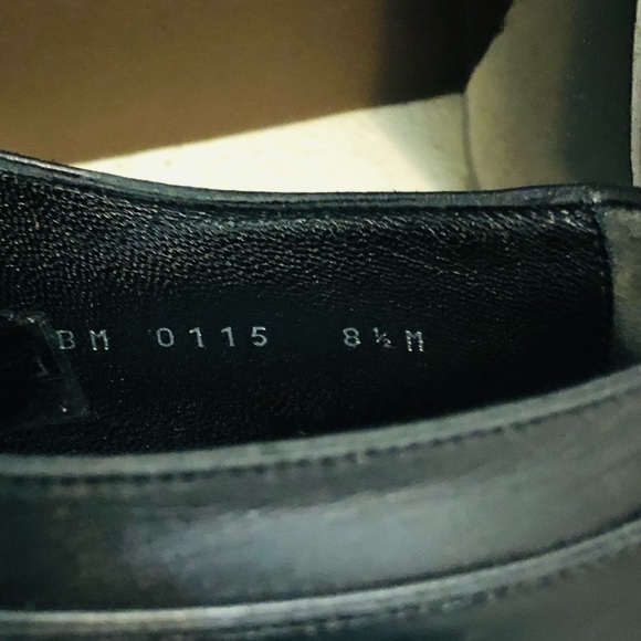 Louis Vuitton Men's Lambskin Derby Lace up Loafers (size 81/2 ) - Picture 5 of 6